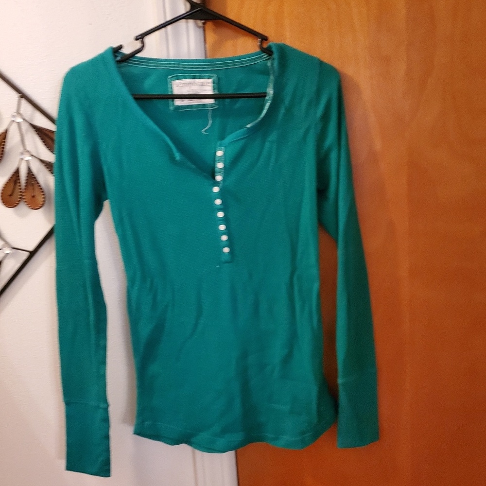 Aeropostale long sleeved tshirt - LARGE